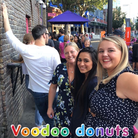 Meet your Posher, Jennifer - Picture 3 of 16